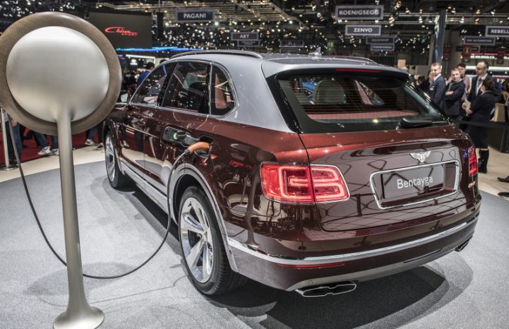 The Bentley Bentayga Hybrid is here