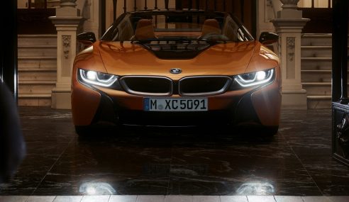 A glimpse of 2018 BMW i8 roadster