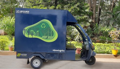 Kinetic Green launches 1-ton electric three-wheeler Safar Jumbo
