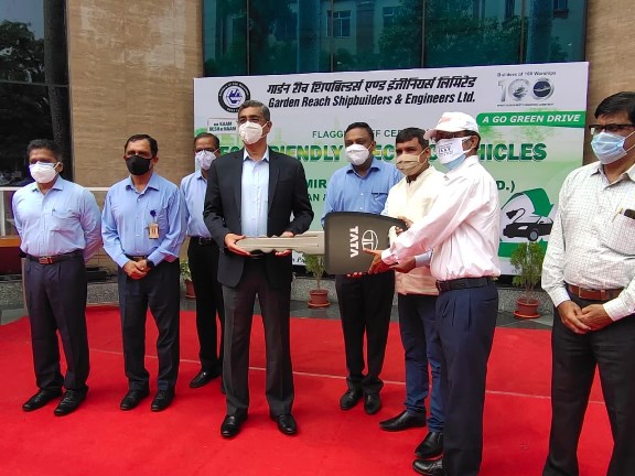 Tata Motors delivers 14 XPRES T EVs in Kolkata