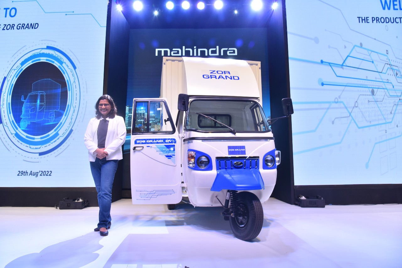 Mahindra Zor Grand electric