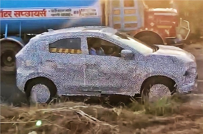 Tata Nexon facelift continues testing; new features leaked