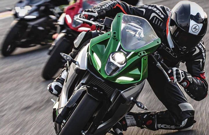 Benelli Tornado 402 sports bike with built-in dash camera