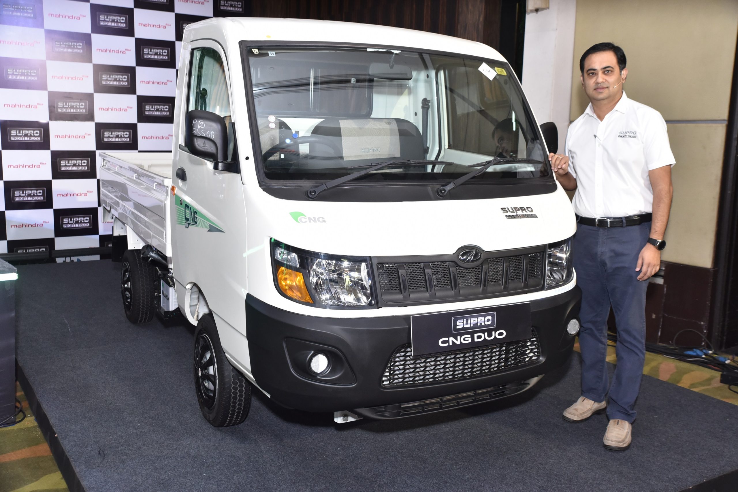 Mahindra launches new Supro CNG duo