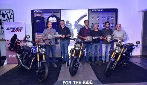 First Batch of Triumph Speed 400 Bikes Delivered in Pune