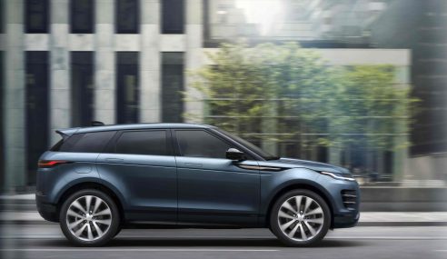 2025 Range Rover Evoque Autobiography launched in India at INR 69.50 lakhs.