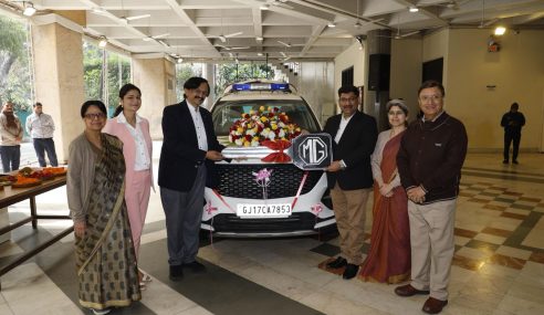 JSW MG Motor India Hands Over a Retrofitted MG Hector Ambulance to Chinmaya Mission Delhi to Support Community Healthcare