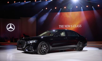 Mercedes-Benz introduces its first-ever Plug-In Hybrid for India in  the new S-Class