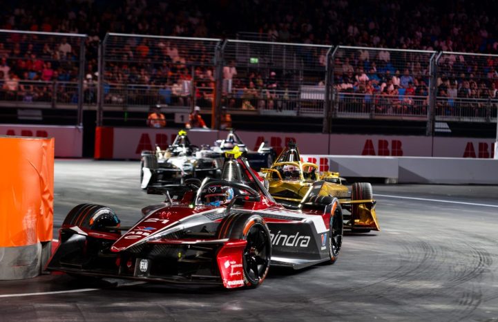 Mahindra Racing retains Edoardo Mortara and Nyck de Vries for GEN4 era